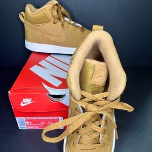 Nike Tan Sneakers Suede Low-Top